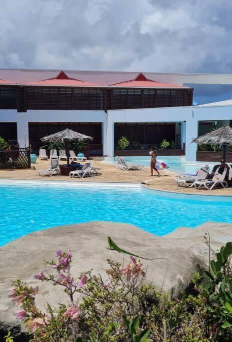 Agreable Studio Au Bord De Mer. Saint-Francois  Exteriör bild
